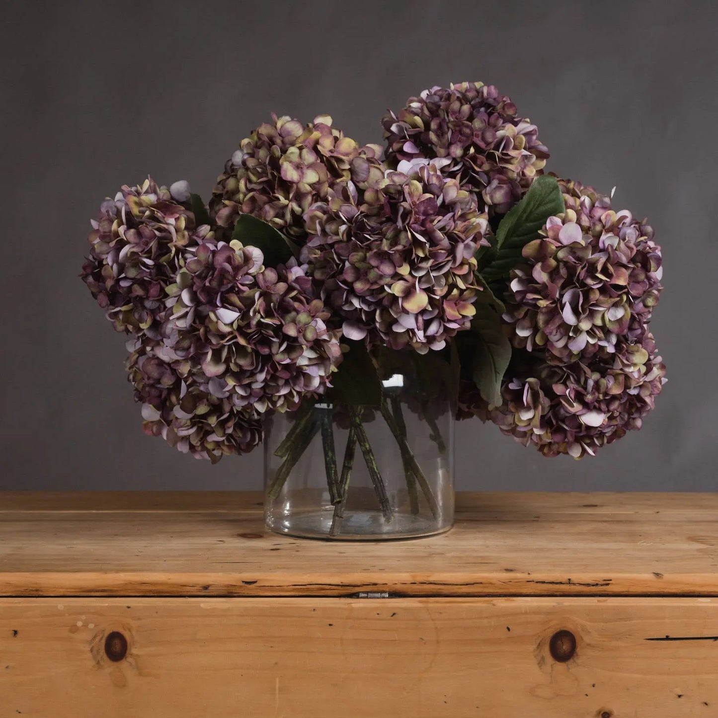 Autumn Burgundy Hydrangea Makur Interior