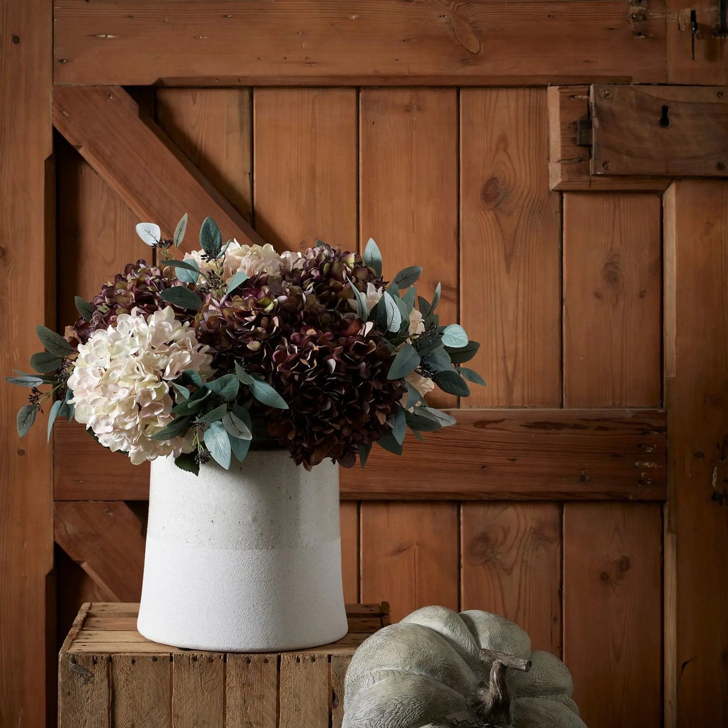 Autumn White Hydrangea Makur Interior