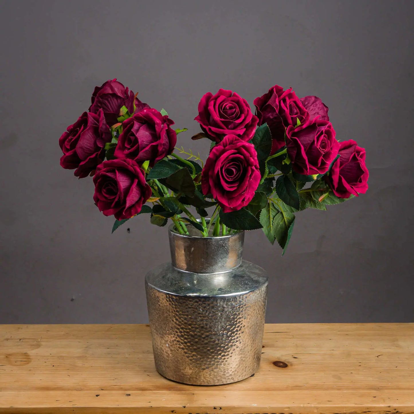Deep Red Rose Makur Interior