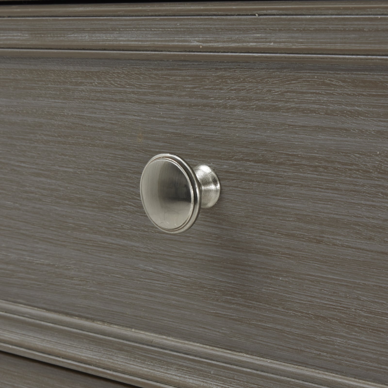 The Serene Collection Two Over Two Chest Makur Interior