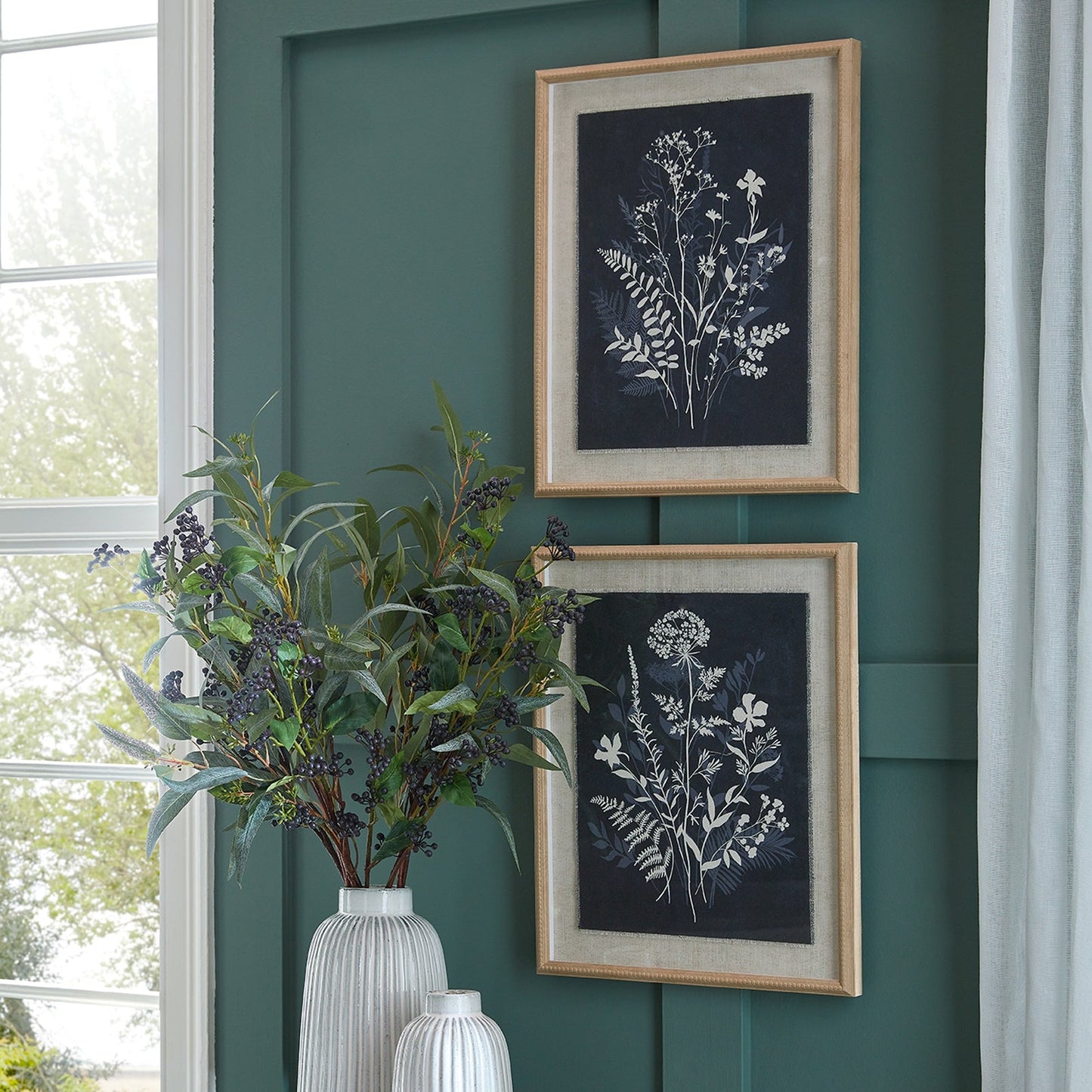 Flora & Fauna Collection Meadow On Linen In Beaded Frame Makur Interior