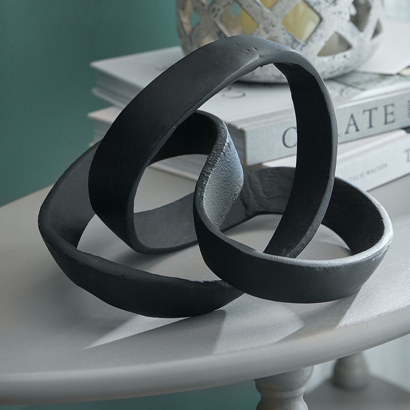 Black Cast Knot Ornament Makur Interior