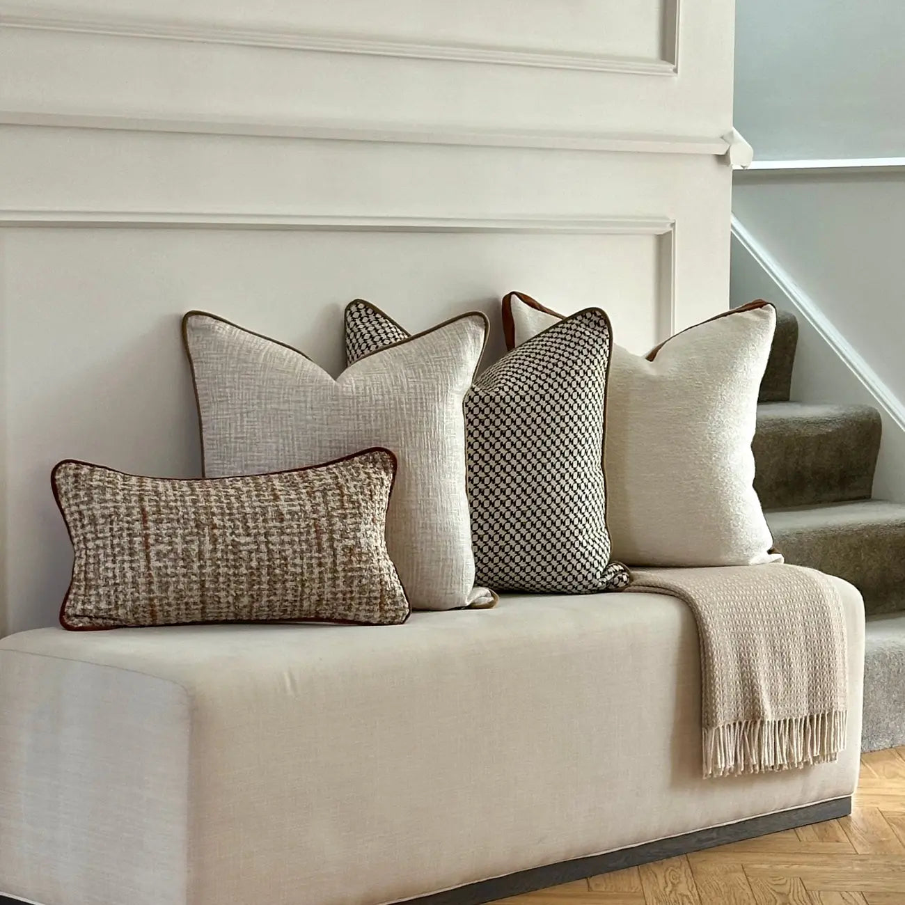 Boucle Cushion with Band Onacara