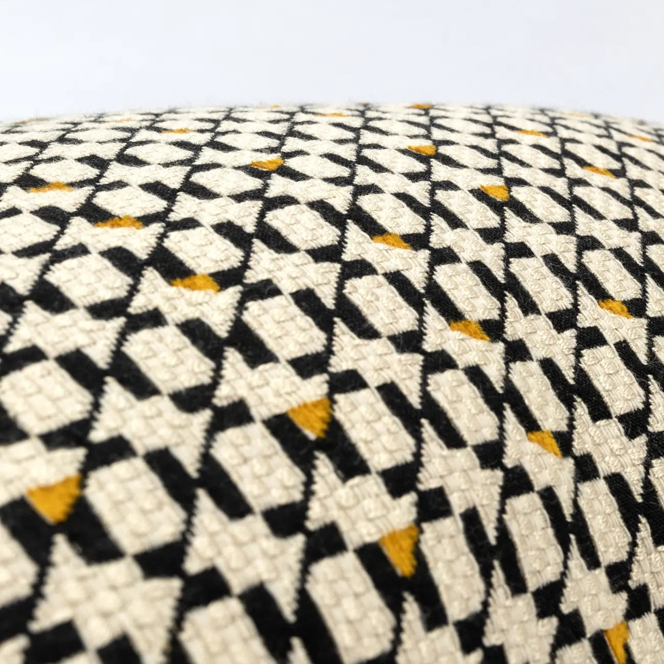 Onyx Cushion Onacara