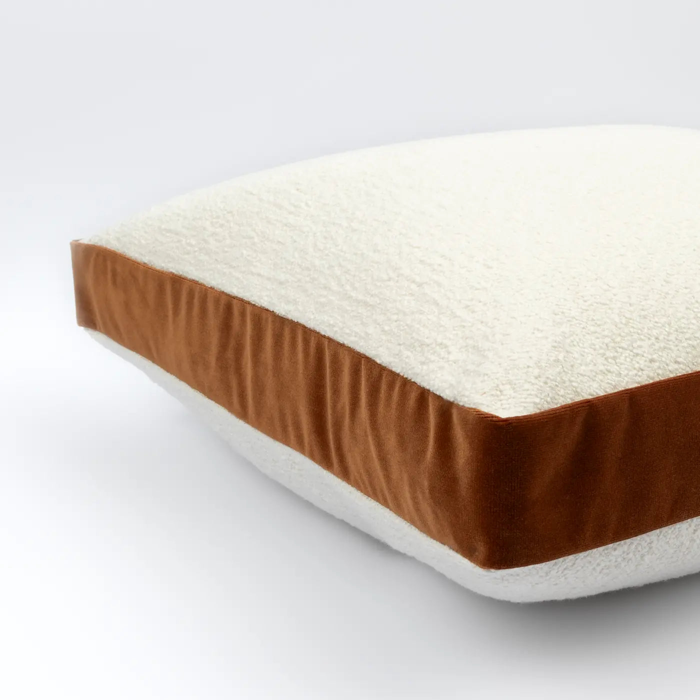 Boucle Cushion with Band Onacara