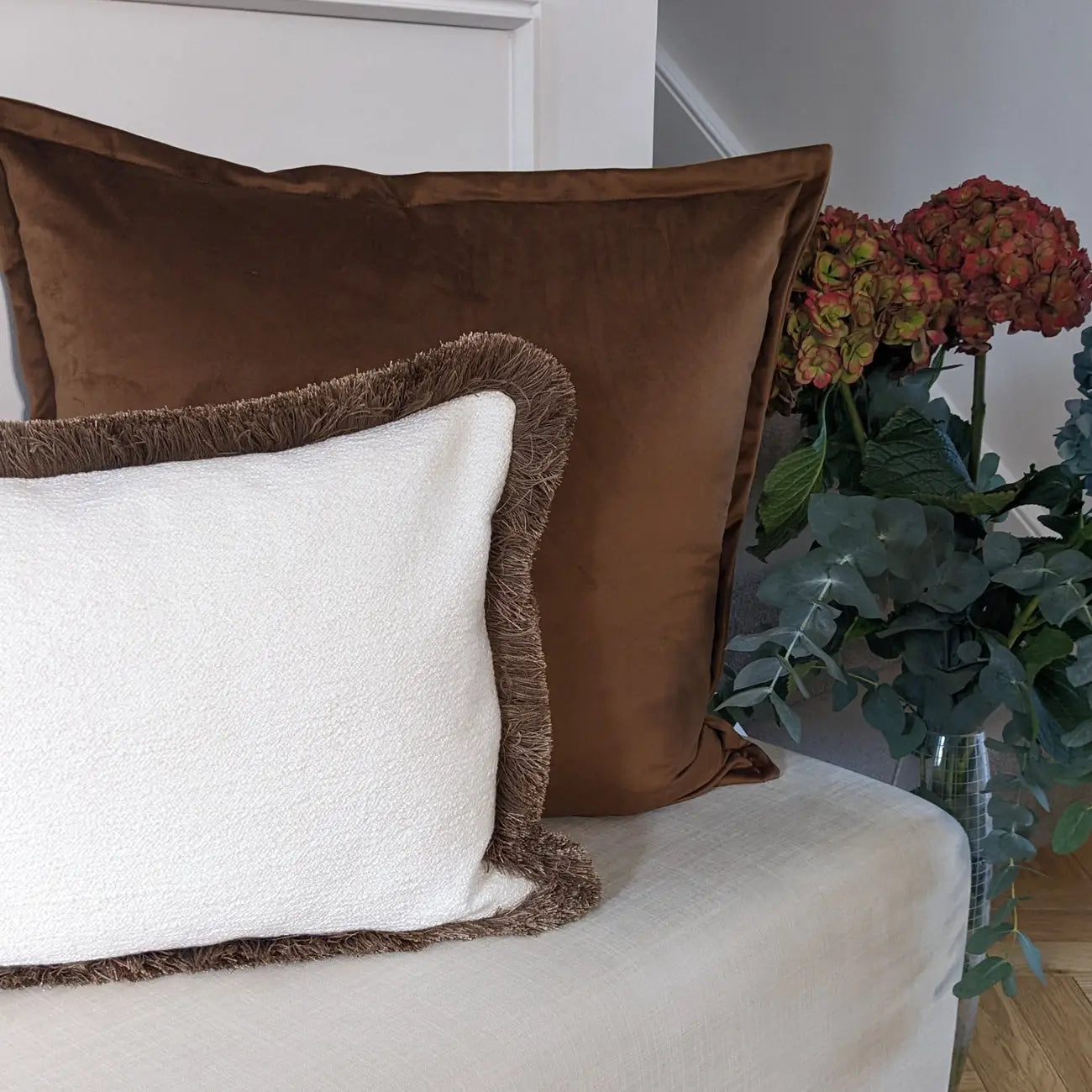 Bouclé Luxury Cushion with Multitonal Clove Fringe Onacara