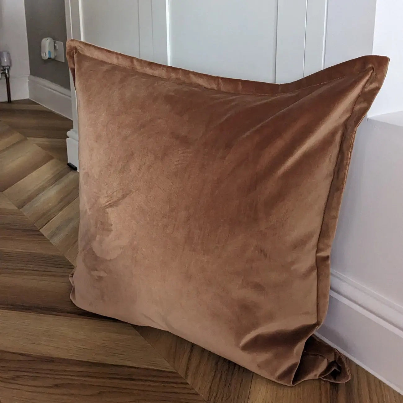 Caramel Luxury Cushion with cuff Onacara